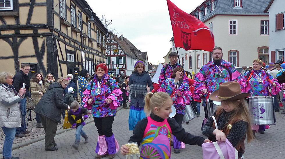 "Hasenspringer"-Umzug und Party in Rosbach