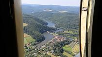 Spektakuläre Fallschirmspringerübung am Edersee