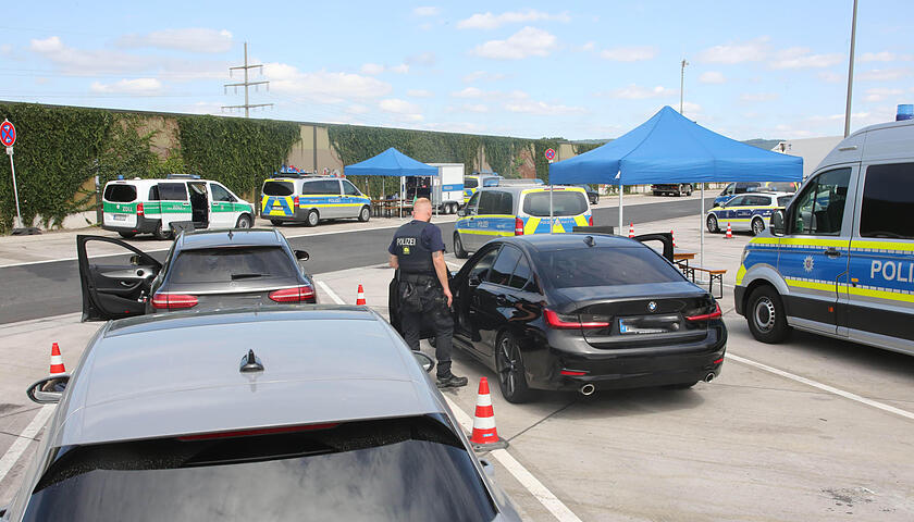 wjs_polizei3_050725