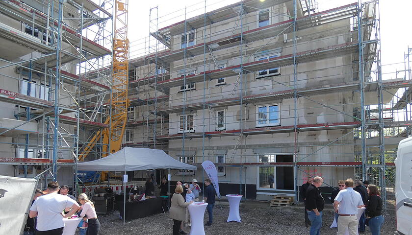 gikrei_0605_Richtfest_Busec