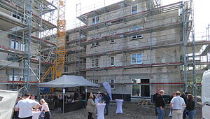 gikrei_0605_Richtfest_Busec