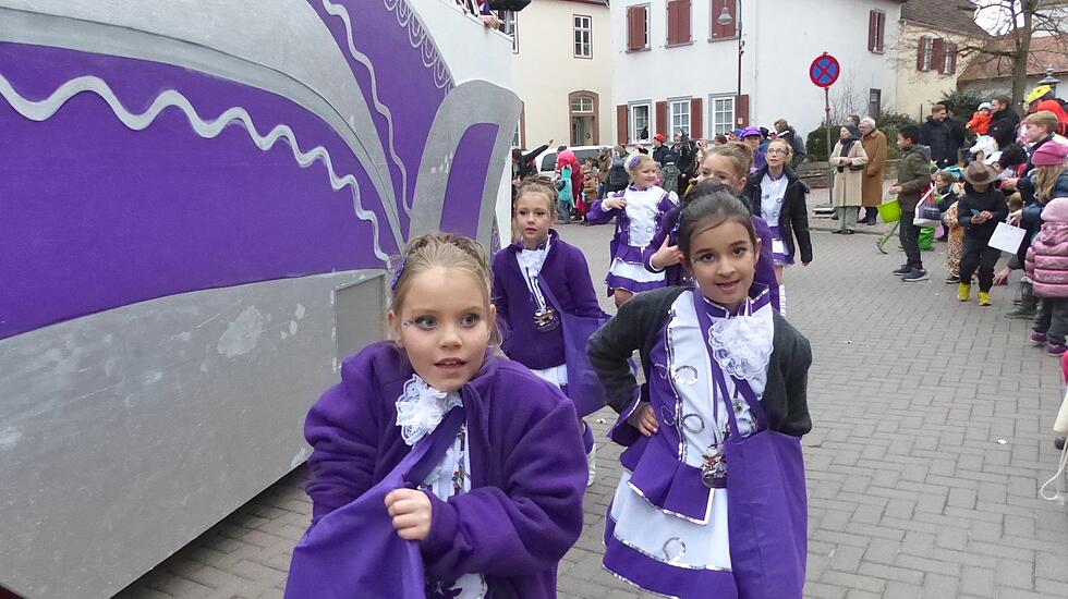 "Hasenspringer"-Umzug und Party in Rosbach