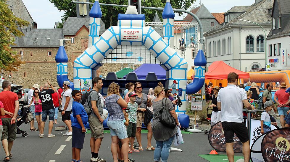 Friedberg spielt auf der Kaiserstraße