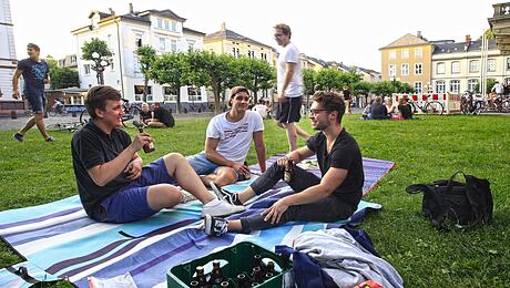 oli_vorplatzchillen_270617