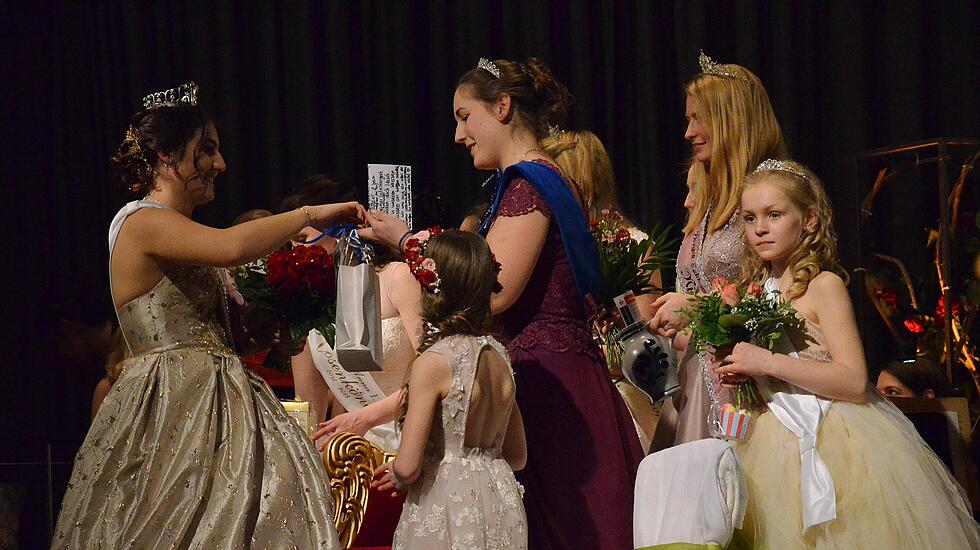 Inthronisierung der Rosenkönigin in Steinfurth
