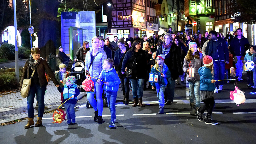 Gallusmarkt Grünberg 2017: Eröffnung und Laternenumzug