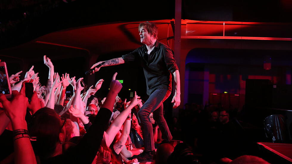 Die Toten Hosen reißen die Frankfurter Festhalle ab