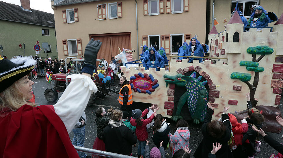 Bunter Faschingsumzug in Ober-Mörlen