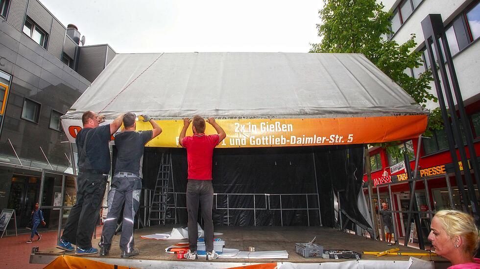 Aufbau zum Stadtfest in Gießen