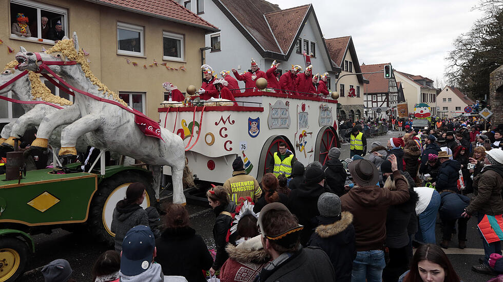Bunter Faschingsumzug in Ober-Mörlen