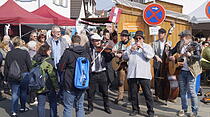 Linden feiert 30. Marienmarkt