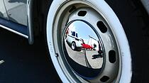 20 Radkappe eins 1200er VW Käfer mit Spiegelung des NSU TT von W
