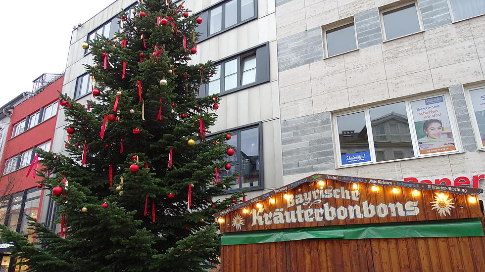 Vorbereitungen laufen: Gießener Weihnachtsmarkt kurz vor der Eröffnung