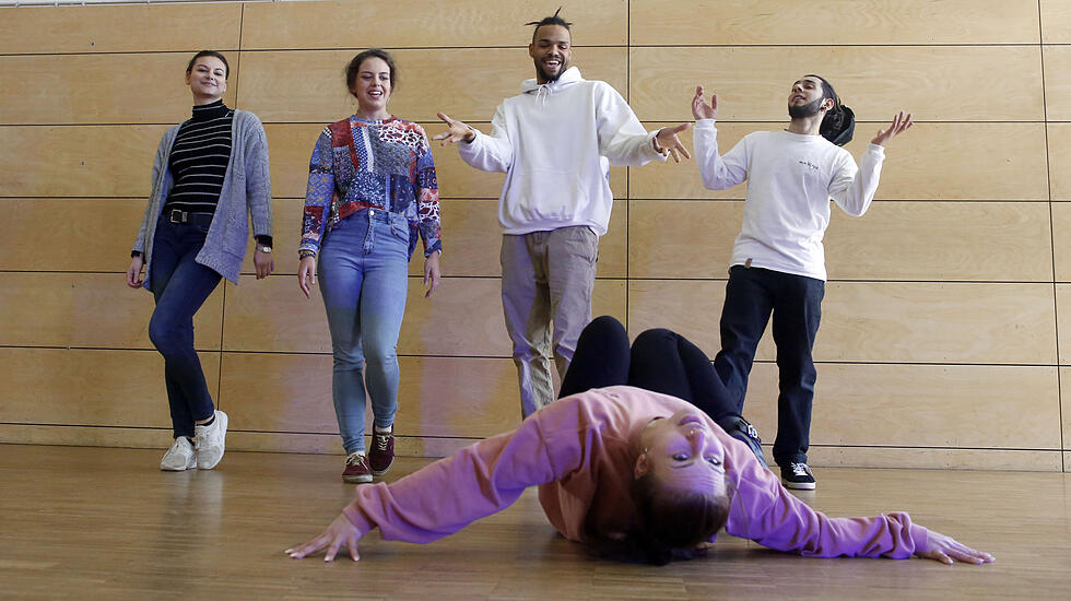 Zu Besuch bei Ousman Conteh und dem "Urban 1st Cut Dance Team"