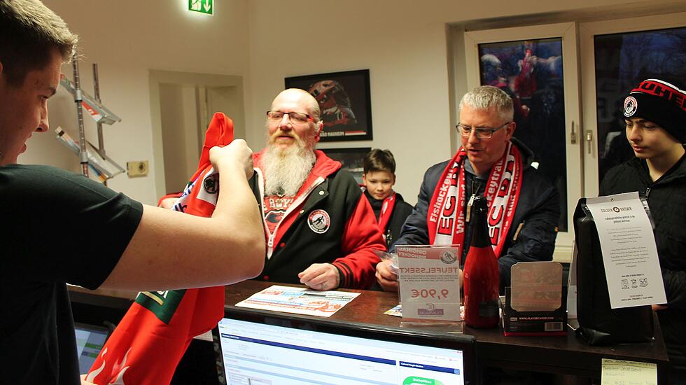 Das passiert hinter den Kulissen bei einem Heimspiel des EC Bad Nauheim
