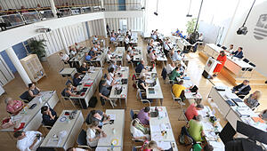 jw_Plenarsaal2_040725