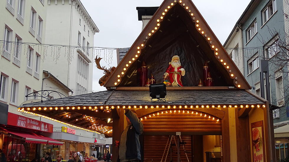 Vorbereitungen laufen: Gießener Weihnachtsmarkt kurz vor der Eröffnung