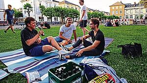 oli_vorplatzchillen_270617