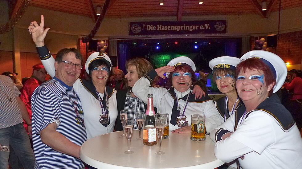 "Hasenspringer"-Umzug und Party in Rosbach