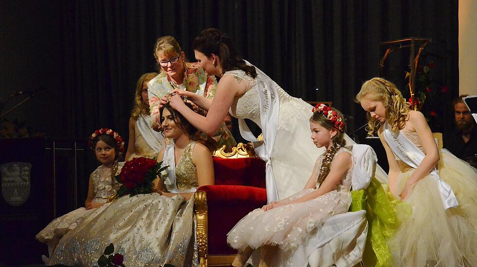 Inthronisierung der Rosenkönigin in Steinfurth