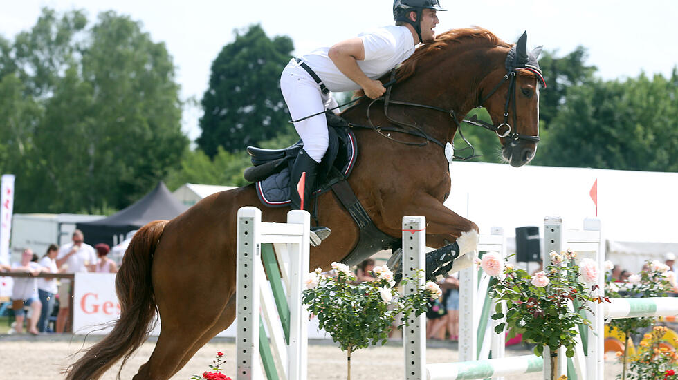 Dressur- und Springturnier auf der Reitsportanlage der Familie Loth in Friedberg – Fauerbach