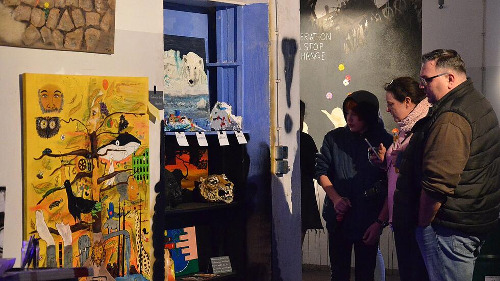 "KW46"-Kunst- und Abrissparty auf dem Gelände der früheren Aral-Tankstelle in Nieder-Mörlen