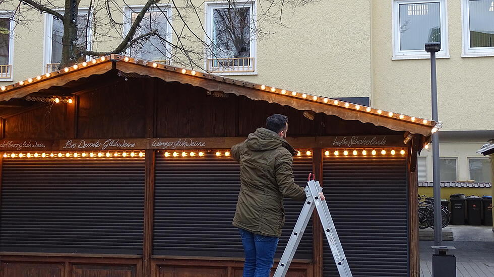 Vorbereitungen laufen: Gießener Weihnachtsmarkt kurz vor der Eröffnung