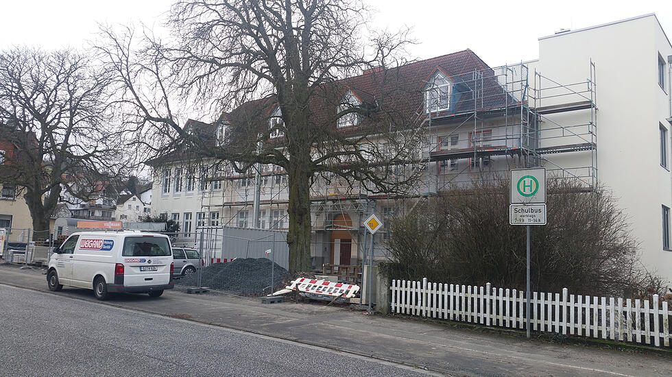 Krofdorf-­Gleiberg: Sanierung/Erweiterung der Grundschule an Kastanienweg und Burgstraße. Bauherr: Landkreis Gießen, Baubeginn: Oktober 2015, Fertigstellung: August 2018, Baukosten: 5,7 Millionen Euro