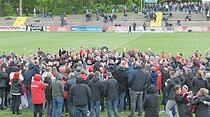 Der FC Gießen gewinnt am Samstag mit 2:1 gegen den FSC Lohfelden und feiert damit vorzeitig die Hessenliga-Meisterschaft. (Foto: Friedrich)