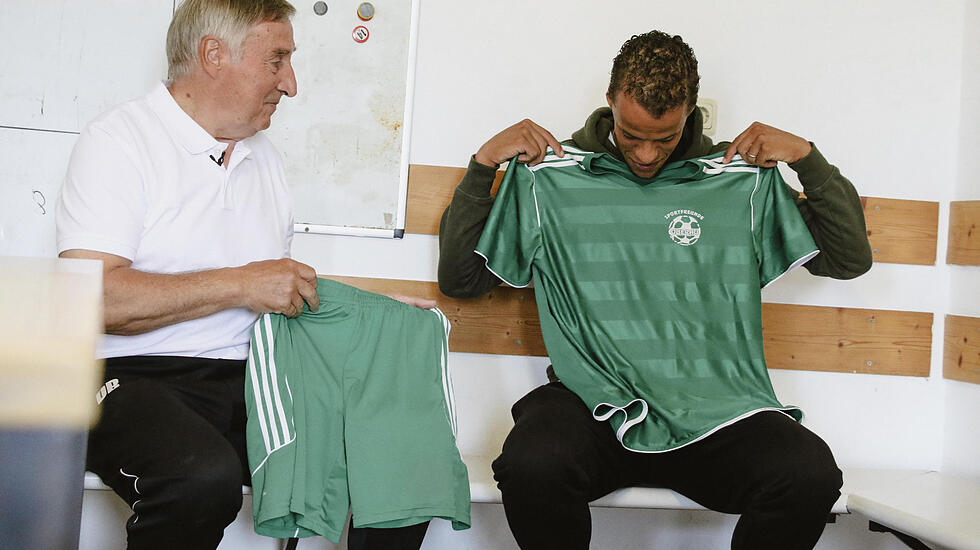 Bundesliga-Profi Timothy Chandler auf Heimatbesuch
