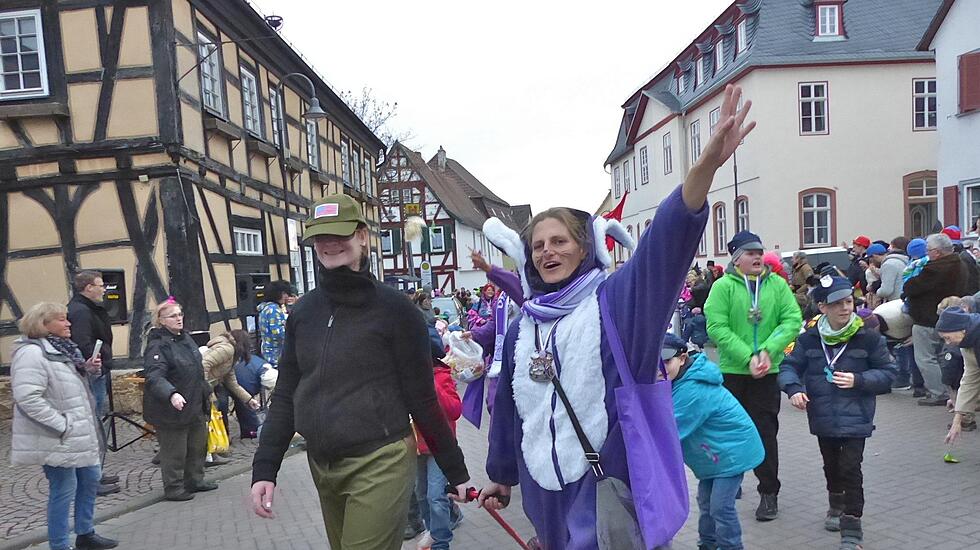 "Hasenspringer"-Umzug und Party in Rosbach